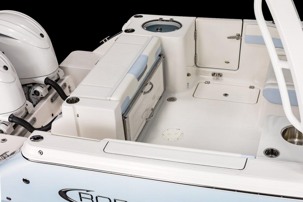 2026 Robalo R257 Dual Console - Gallery Image