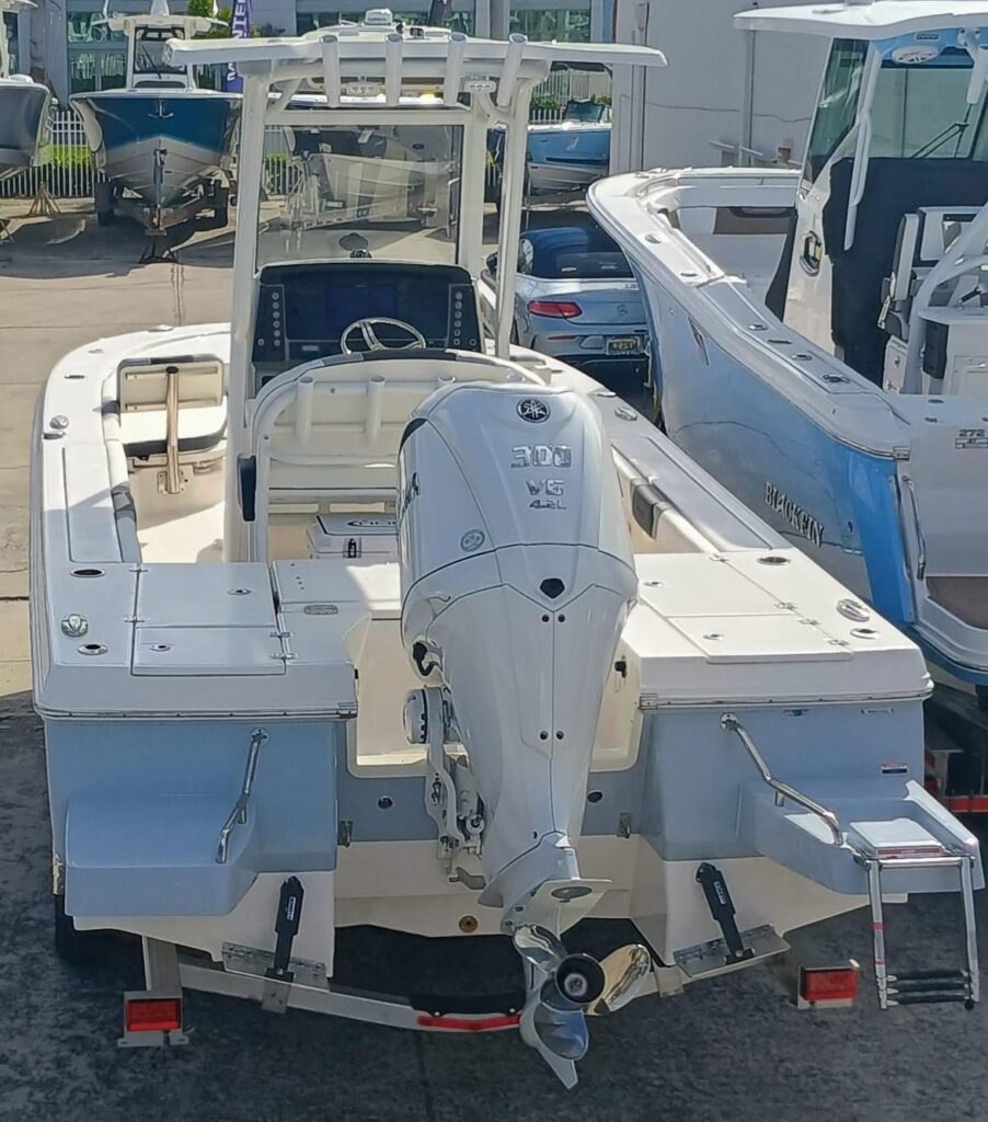 2025 Robalo 246 Cayman - Gallery Image