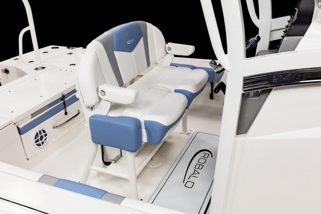 2025 Robalo 246 Cayman - Gallery Image