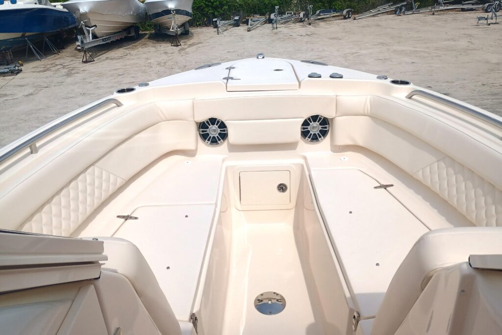 2025 Grady-White Freedom 275 - Gallery Image