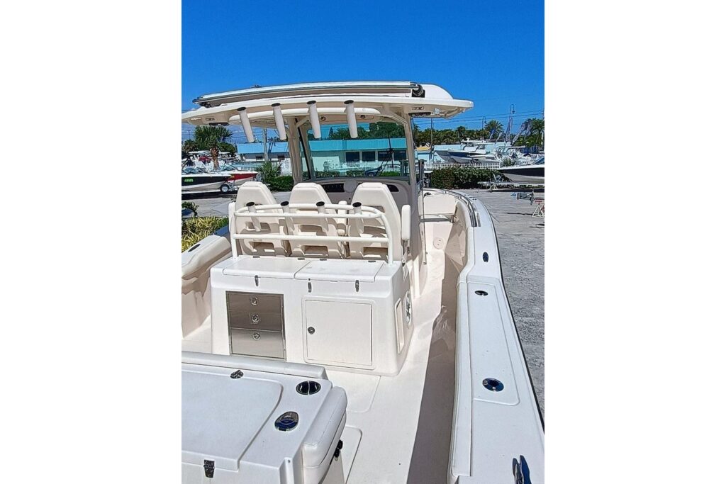 2025 Grady-White Canyon 326 - Gallery Image