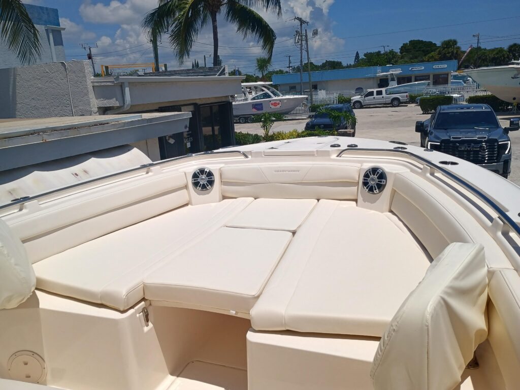 2025 Grady-White Canyon 326 - Gallery Image