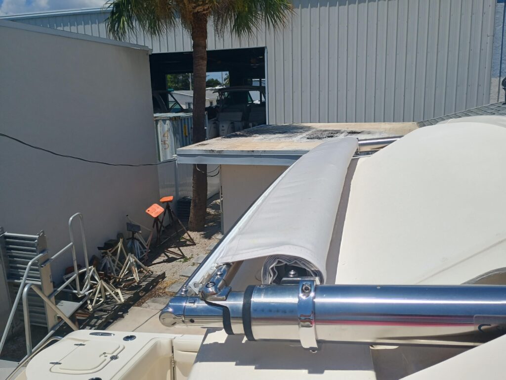 2025 Grady-White Canyon 326 - Gallery Image