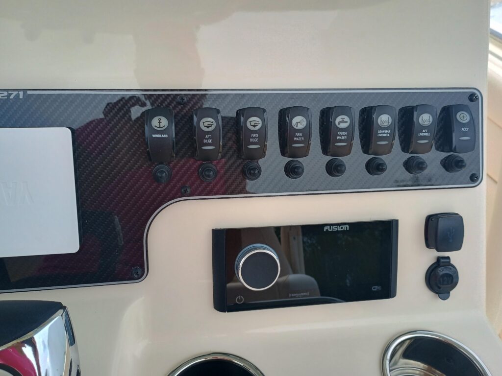 2025 Grady-White Canyon 271 - Gallery Image