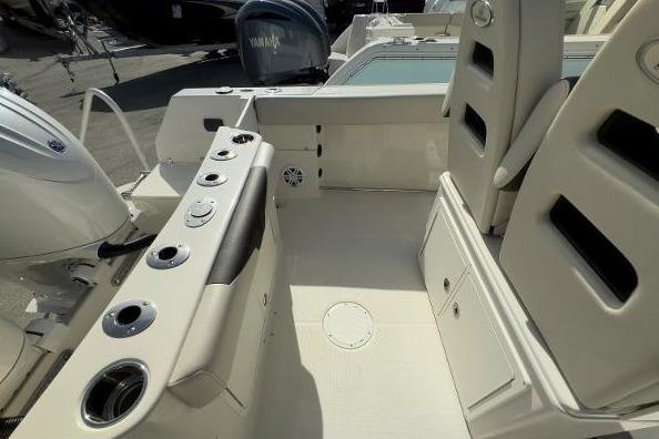 2024 Sailfish 242 CC - Gallery Image